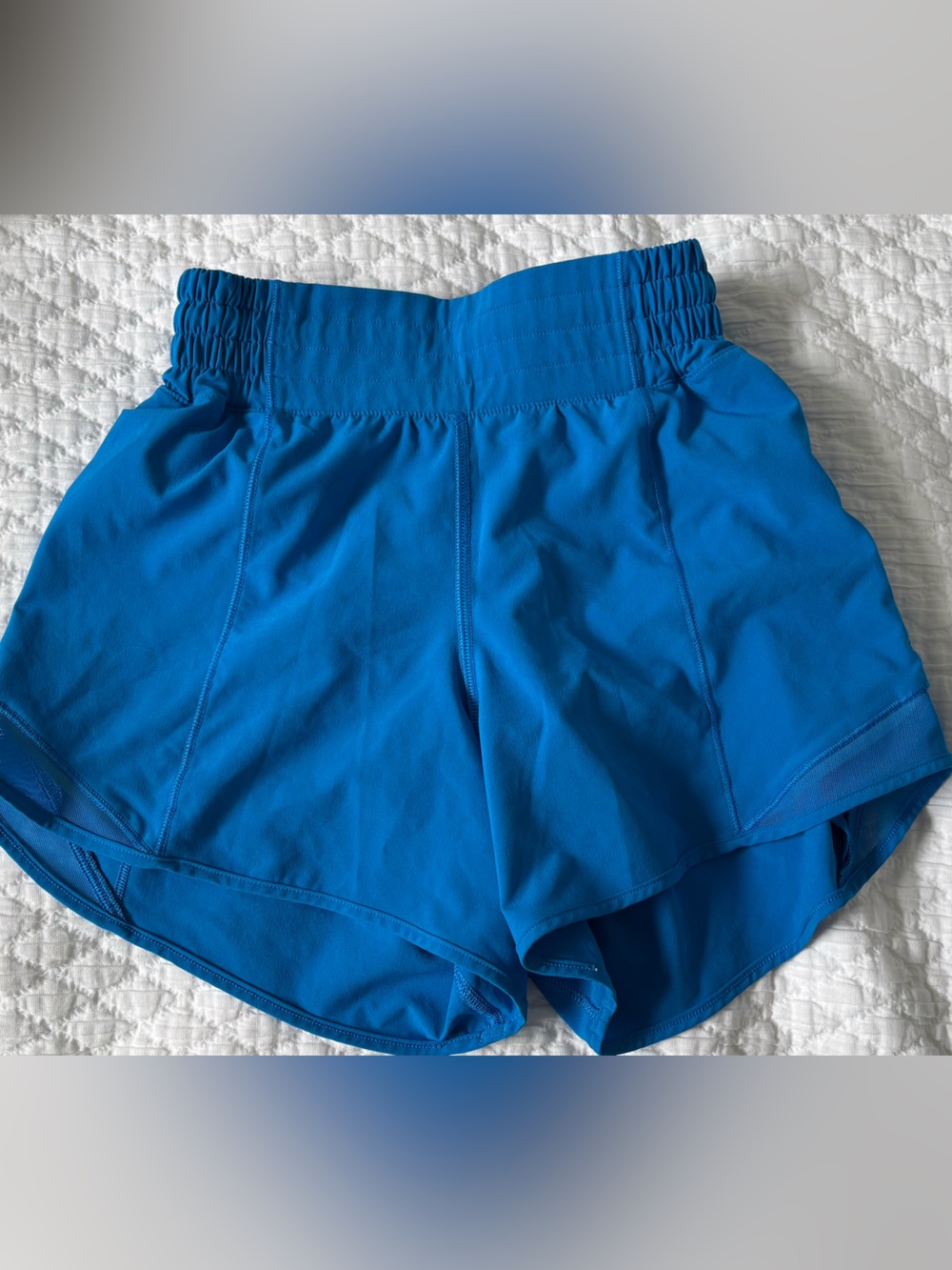 Lululemon size 2 Hotty Hot shorts 4in